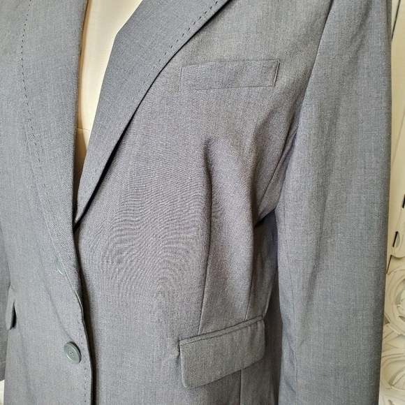 New York & Company Gray Blazer 16/18 - Picture 4 of 13